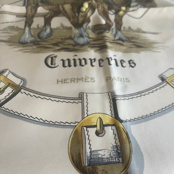 Vintage 100% Silk Hermes scarve by F. De La Perriere - Picture 9 of 12